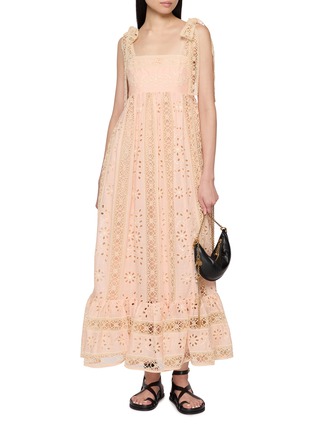 模特儿示范图 - 点击放大 - ZIMMERMANN - Awaken Textured Striped Cotton Maxi Dress