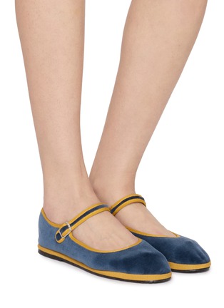 模特儿示范图 - 点击放大 - C.R.B. SHOES - Fur Insole Grosgrain Trim Mary Jane Flats