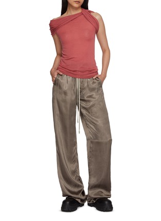 模特儿示范图 - 点击放大 - RICK OWENS - 非对称扭结羊绒上衣