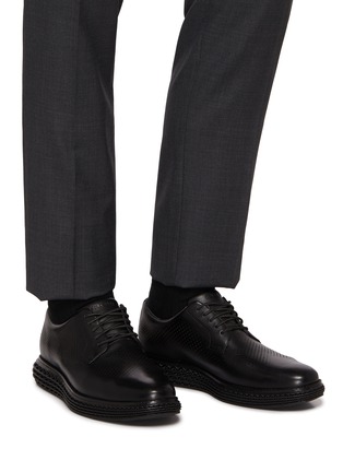 模特儿示范图 - 点击放大 - COLE HAAN - ØriginalGrand 2.0 Leather Men's Sneakers