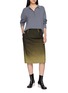 模特儿示范图 - 点击放大 - MAISON MARGIELA - Degradé Chequered Wool Blend Pencil Skirt