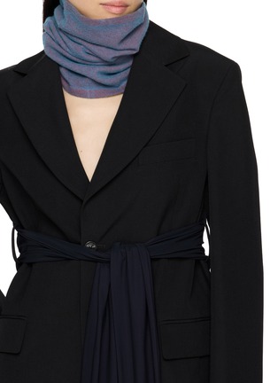 模特儿示范图 - 点击放大 - MAISON MARGIELA - 双色初剪羊毛围巾