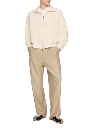 模特儿示范图 - 点击放大 - MAISON MARGIELA - Pleated Straight Leg Pants