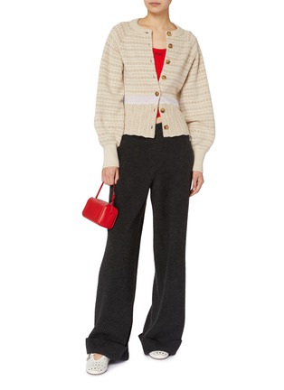 模特儿示范图 - 点击放大 - GUEST IN RESIDENCE - 费尔岛花纹针织开衫