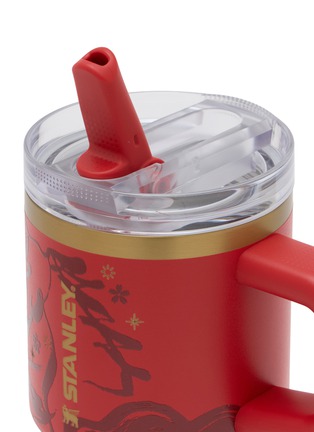 细节 –点击放大 - STANLEY - The Quencher ProTour Flip Straw Lid Tumbler 20oz — Red Stallion