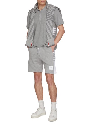 模特儿示范图 - 点击放大 - THOM BROWNE - Short Sleeve Side 4-Bar Cotton Piqué Polo Shirt