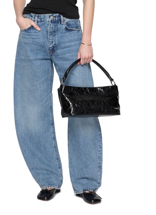 模特儿示范图 - 点击放大 - MM6 MAISON MARGIELA - Numeric Creased Leather Hobo Bag