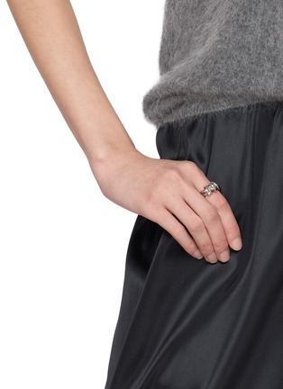 正面 -点击放大 - MM6 MAISON MARGIELA - 扭结金属戒指