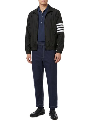 模特儿示范图 - 点击放大 - THOM BROWNE - 四重条纹拉链夹克