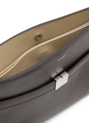 细节 - 点击放大 - TOTEME - 皮革斜挎包