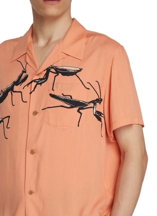  - JW ANDERSON - Short Sleeve Praying Mantis Print Shirt