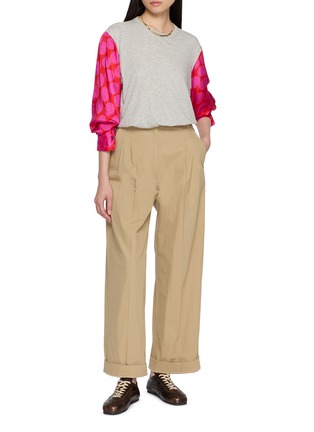 模特儿示范图 - 点击放大 - DRIES VAN NOTEN - 波点印花拼接袖上衣