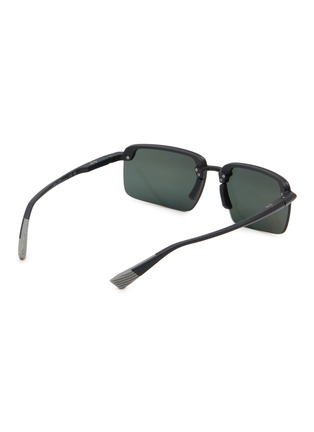 模特儿示范图 - 点击放大 - MAUI JIM - Laulima Injected Rectangular Sunglasses