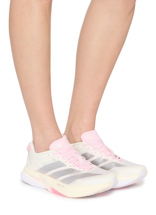 模特儿示范图 - 点击放大 - ADIDAS - Adizero Boston 13 Women's Sneakers