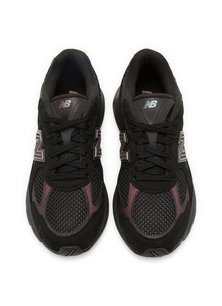 模特儿示范图 - 点击放大 - NEW BALANCE - 男款 2010 系带运动鞋