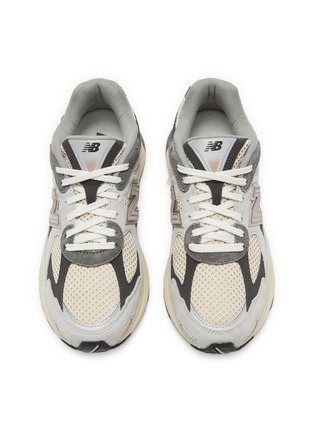 模特儿示范图 - 点击放大 - NEW BALANCE - 男款 2010 系带运动鞋