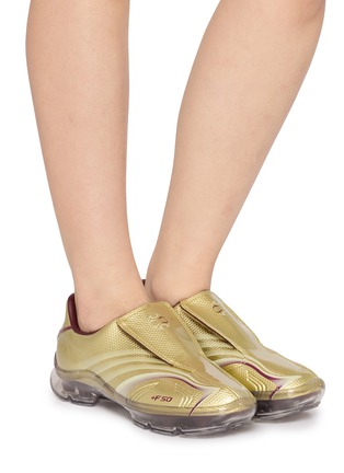 模特儿示范图 - 点击放大 - ADIDAS - F50 Adiframe Women's Sneakers