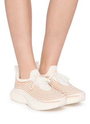 模特儿示范图 - 点击放大 - ATHLETIC PROPULSION LABS - Techloom Zipline Women's Sneakers