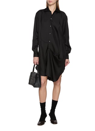 模特儿示范图 - 点击放大 - JW ANDERSON - Tuxedo Drape Shirt Dress