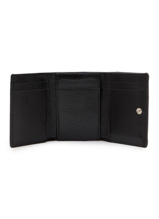 模特儿示范图 - 点击放大 - LEMAIRE - Gear Trifold Leather Wallet