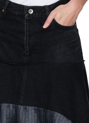  - SACAI - 褶裥拼接牛仔裙