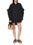 模特儿示范图 - 点击放大 - SACAI - Robot Sleeve Shirt Dress