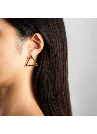 细节 - 点击放大 - BIJOU DE M - Triangle 18K Gold Black Diamond Single Hoop Earring