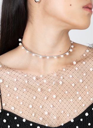细节 - 点击放大 - BIJOU DE M - 18K White Gold Plated Sterling Silver Freshwater Pearl Choker — Size R