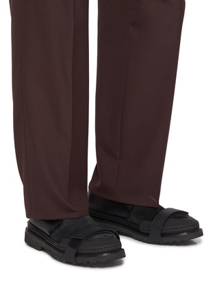 模特儿示范图 - 点击放大 - SACAI SHOES - Dresscross Leather Shoes