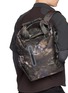 模特儿示范图 - 点击放大 - AND WANDER - 2-Way Tote Bag