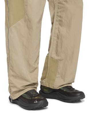 模特儿示范图 - 点击放大 - AND WANDER SHOES - X ROA Sella Camouflage Ripstop Mesh Men's Sneakers