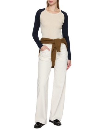 模特儿示范图 - 点击放大 - CUDDLEUP - Raglan Sleeve Cashere Knit T-Shirt