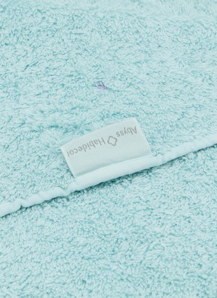 细节 –点击放大 - ABYSS & HABIDECOR - Super Pile Bath Towel — Ice