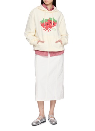 模特儿示范图 - 点击放大 - GOODBAI - Strawberry Print Cotton Hoodie