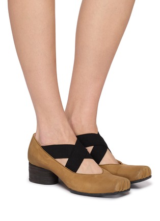 模特儿示范图 - 点击放大 - UMA WANG - 45 皮革芭蕾舞中跟鞋