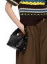 模特儿示范图 - 点击放大 - SACAI - Leather Pochette Bag
