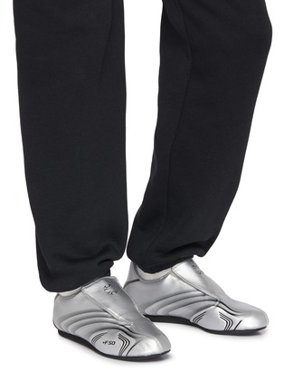 模特儿示范图 - 点击放大 - ADIDAS - Taekwondo F50 Men's Sneakers