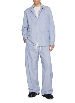 模特儿示范图 - 点击放大 - SACAI - Striped Elasticated Drawstring Waist Pants