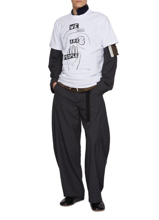 模特儿示范图 - 点击放大 - SACAI - Geoff Graphic Crewneck Cotton Jersey T-Shirt