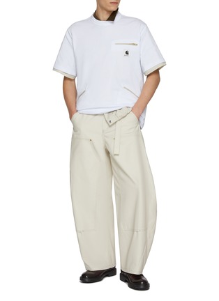 模特儿示范图 - 点击放大 - SACAI - X CARHARTT WIP 拉链设计 T 恤