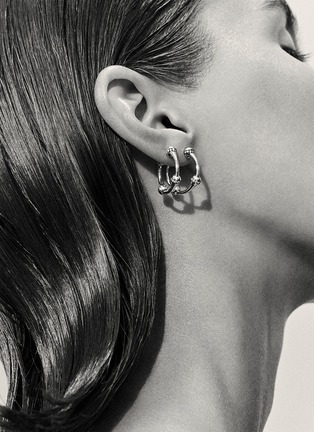  - SARAH EISMAN STUDIO - Chain Lith 18K Gold Diamond Earrings