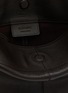 细节 - 点击放大 - LEMAIRE - QUIVER CLIP 粒面皮革单肩包