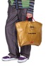 模特儿示范图 - 点击放大 - TOGA VIRILIS - X UMBRO SP Tote Bag