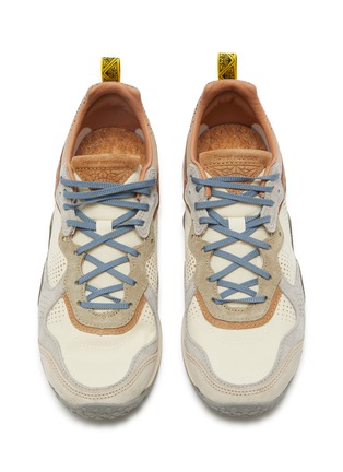 模特儿示范图 - 点击放大 - FLOWER MOUNTAIN - 中性款 PUERH 系带运动鞋