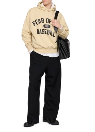 模特儿示范图 - 点击放大 - FEAR OF GOD - 棒球印花抓绒连帽卫衣