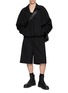 模特儿示范图 - 点击放大 - FEAR OF GOD - 抽绳百慕大短裤
