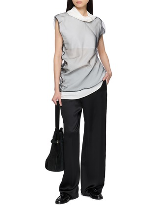 模特儿示范图 - 点击放大 - R2W - Asymmetrical Draped Layered Sheer Top