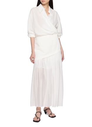 模特儿示范图 - 点击放大 - R2W - Seria Asymmetrical Layered Chiffon Cotton Linen Blend Skirt