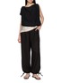 模特儿示范图 - 点击放大 - THE LOOM - Sleeveless Asymmetric Tuck Draped Top