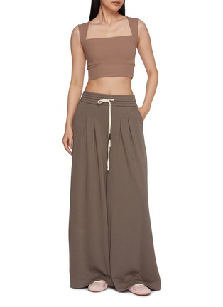 模特儿示范图 - 点击放大 - NYLORA - Marta Square Neck Bra Top